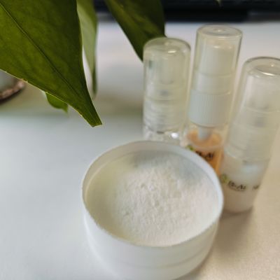 Το νάτριο Cocoyl Isethionate Cas 61789-32-0 Ανιανικά επιφανειοδραστικά σκόνη έχει εξαιρετική σταθερότητα σε ζεστό ή κρύο νερό