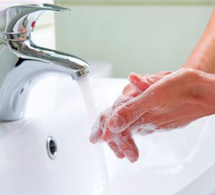 Φυσικό Decyl Glucoside Μη νιονικά επιφανειακά ενεργά συστατικά Κίτρινο καλό συμβατότητα με άλλα συστατικά για απαλό αφρό